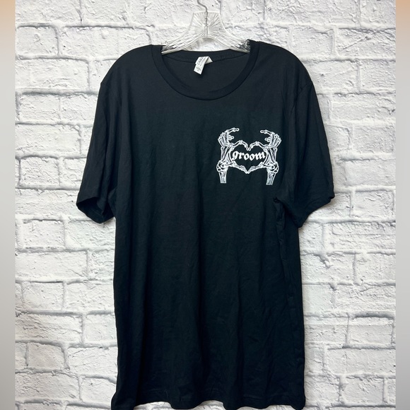groom Other - New Skeleton hands GROOM tee size XL